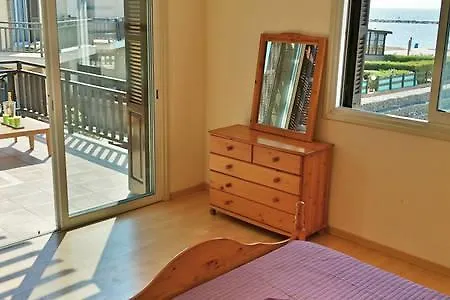 Larnaka Beach House 3 0*, Larnaca Kıbrıs